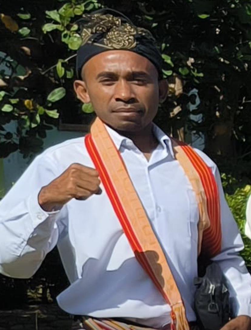 Siprianus Jemi Mau, S.Pd